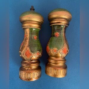Vintage Italian Florentine Lacquered Green Gold Pepper Mill and Salt shaker SET